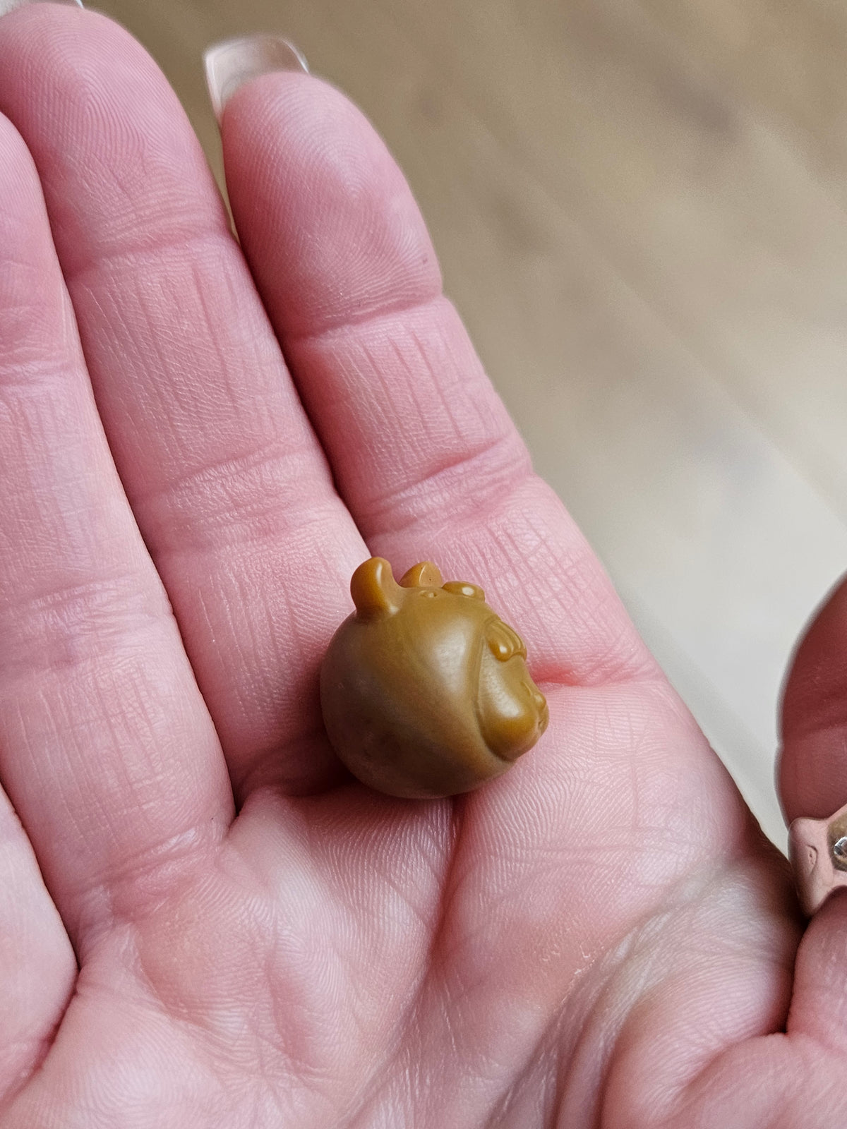 Kawaii Alashan Agate Pig Hood Face Charm Bead